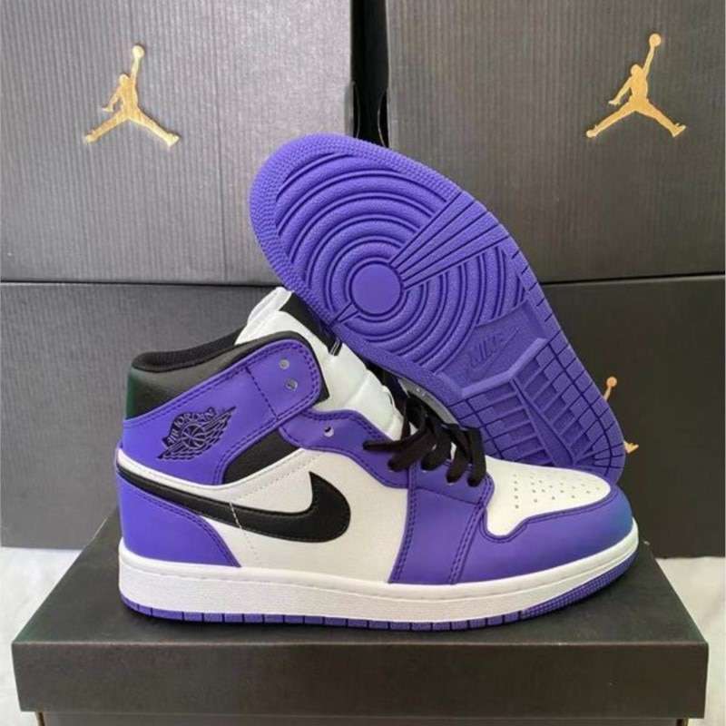 Original Women Unisex Nike Air Jordan 1 Original Men's Basketball Shoes High-top Comfortable Sports Outdoor Sneakers 555088-140