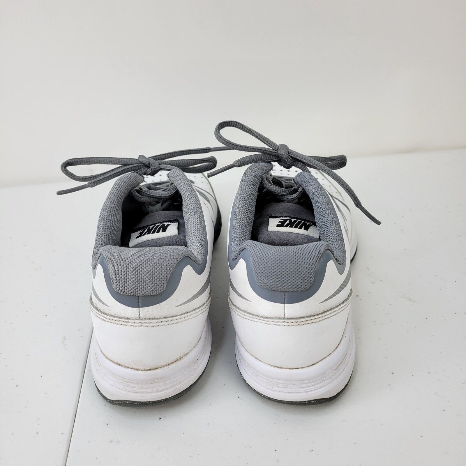 Nike Vapor Court Leather Womens Tennis Shoes Size 8.5 White Gray 631713-100