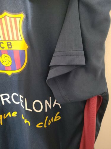 FC Barcelona Large Mens Blue Graphic Logo Short Sleeve Jersey Style Tshirt
