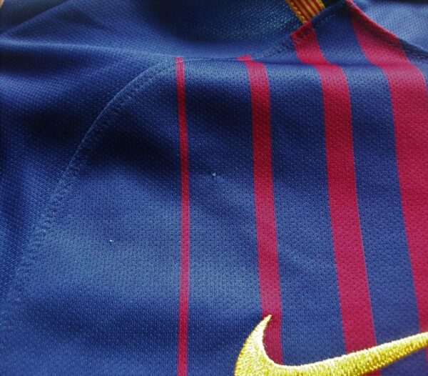 FC Barcelona 2017-2018 Home football shirt jersey Nike size M #10 Messi
