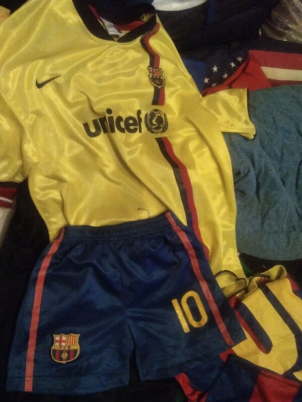 LOT RARE jersey Leo Messi #10 unisef Soccer Football Barcelona nike sz 14 yellow