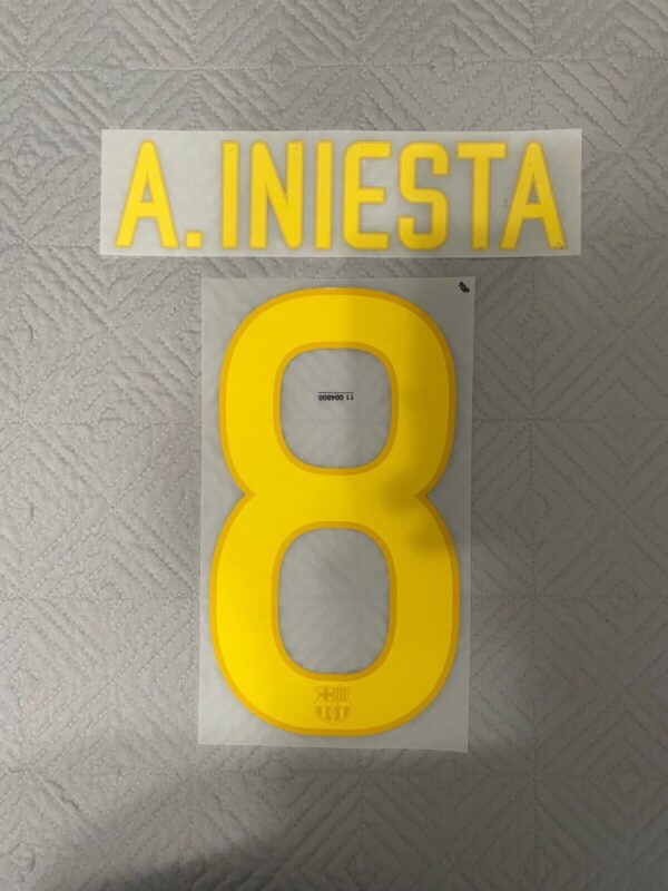 FC Barcelona 2011/2012 Andres Iniesta Name/Number Set - SIPESA PRODUCT