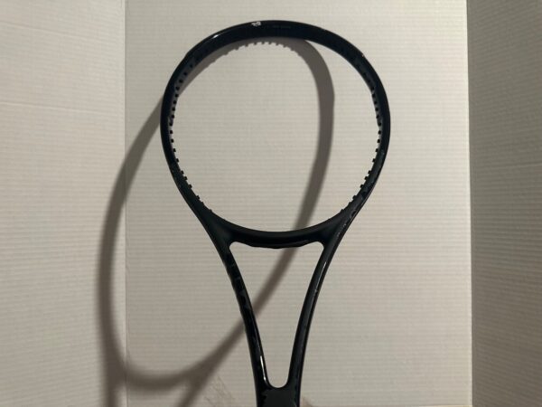 wilson pro staff 97 v11 countervail Grip is 4 1/4 tennis racquet